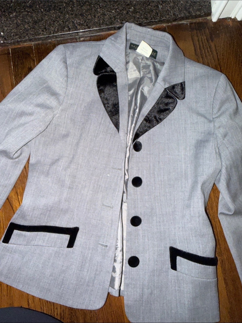 Harve Bernard women’s blazer Light Gray Blazer with Black velvet Trim